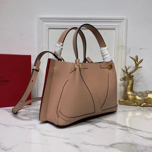 First bag ru VALENTINO GARAVANI ESCAPE TOTE BAG