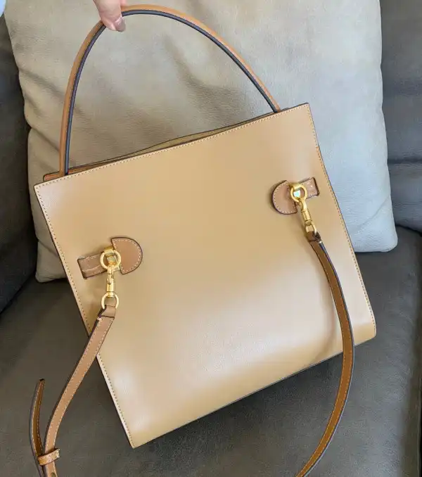 Bagsoffer TORY BURCH LEE RADZIWILL