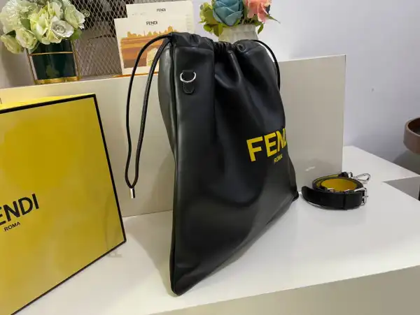 FENDI PACK MEDIUM POUCH