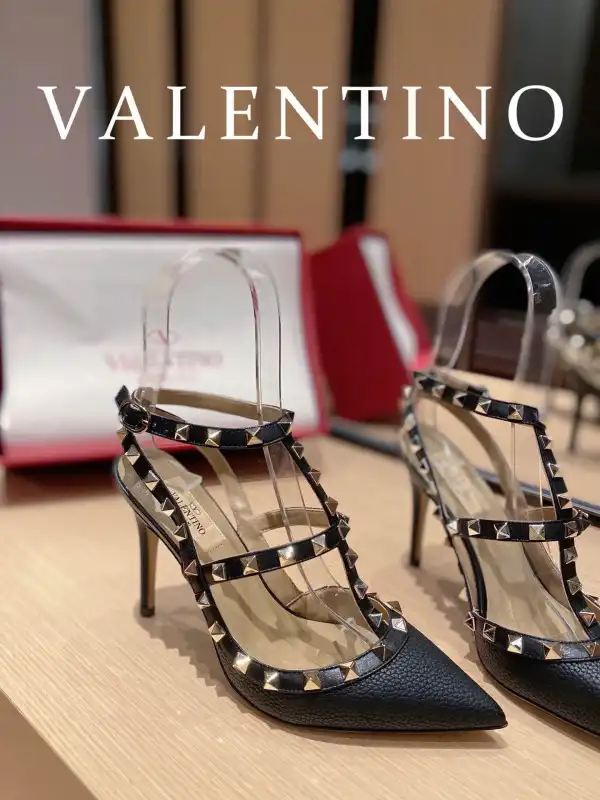 First bag ru VALENTINO ROCKSTUD SANDAL