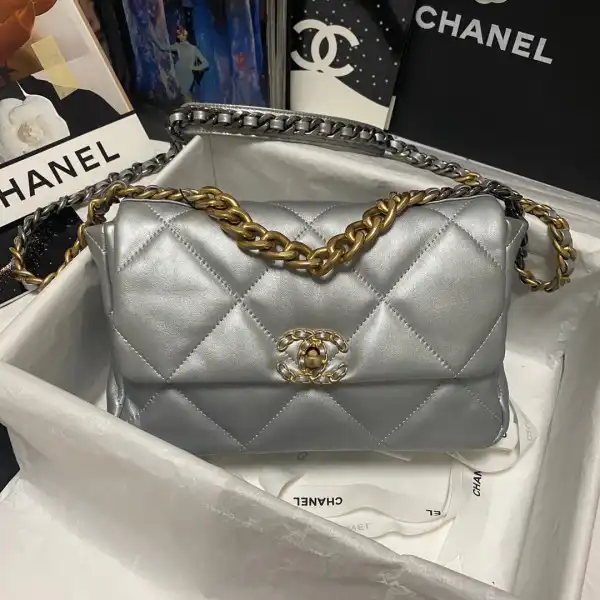 CHANEL 19 FLAP BAG