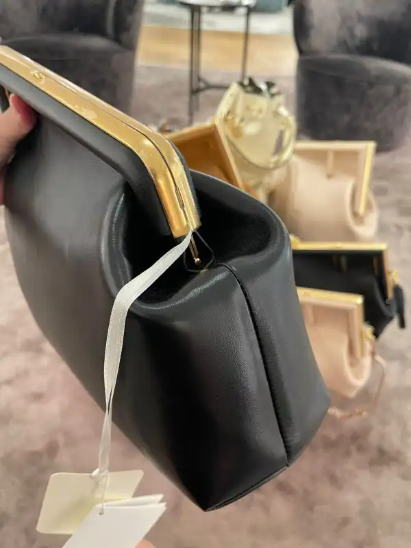 Bagsoffer FENDI FIRST