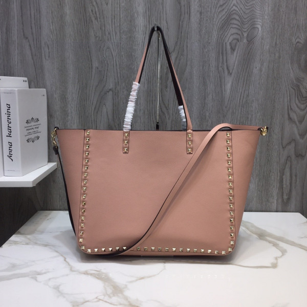 HOT SALE VALENTINO MEDIUM GRAIN CALFSKIN LEATHER ROCKSTUD BAG