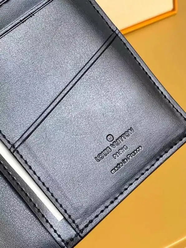 TO LOUIS VUITTON BRAZZA WALLET