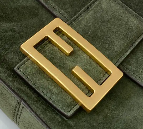 FENDI BAGUETTE