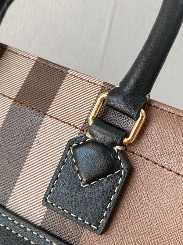 HOT SALE BURBERRY Mini Freya TOTE