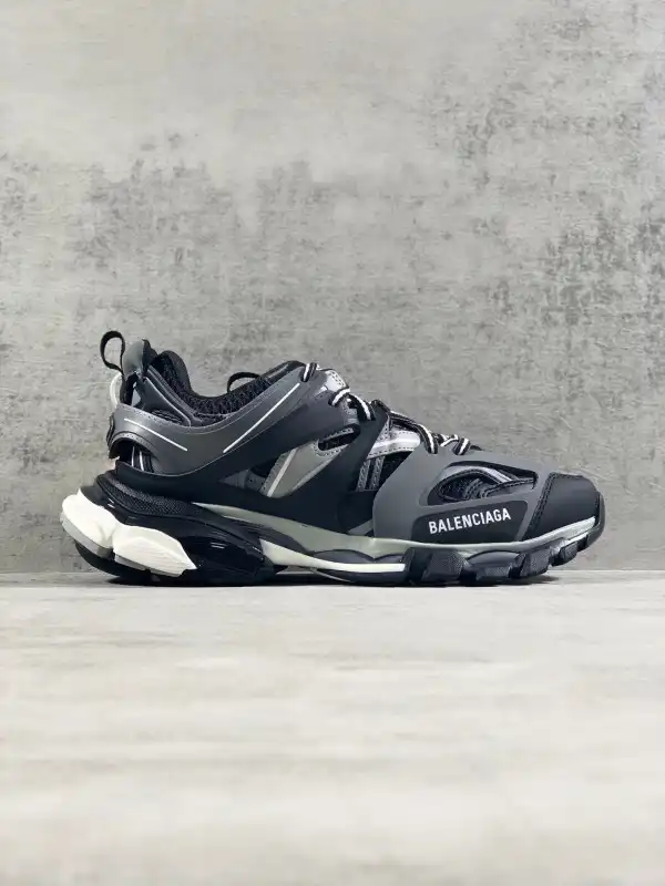 BALENCIAGA TRACK