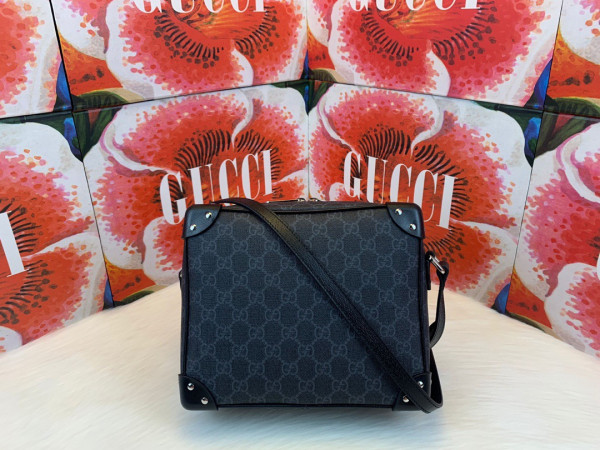 HOT SALE GUCCI GG shoulder bag with leather details