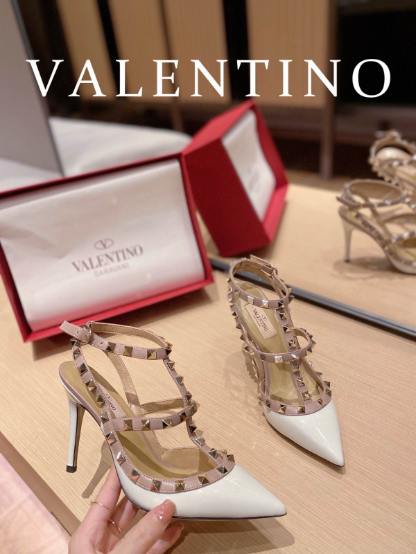 HOT SALE VALENTINO ROCKSTUD SANDAL