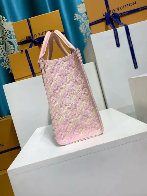 LOUIS VUITTON ONTHEGO PM