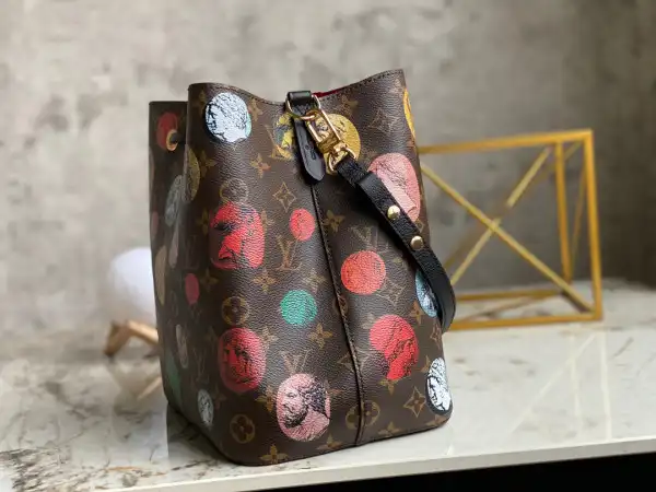 Frstbag ru LOUIS VUITTON NÉONOÉ