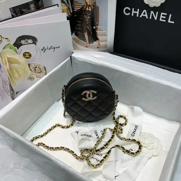 First Bag Ru CHANEL CHANELUTCH WITH CHAIN