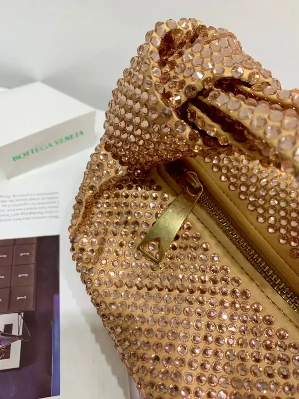 First Bag Ru BOTTEGA VENETA MINI JODIE