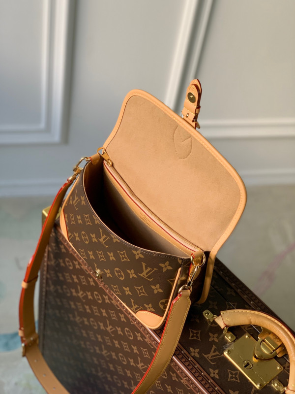 LOUIS VUITTON Nano Diane