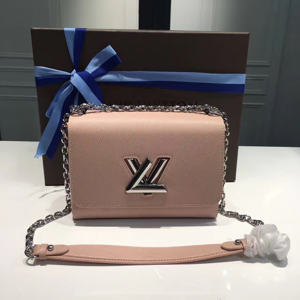 HOT SALE Louis Vuitton Twist