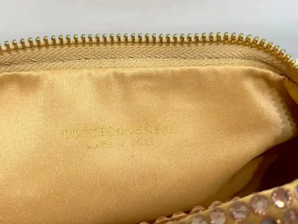 First Bag Ru BOTTEGA VENETA MINI JODIE