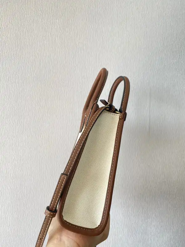 First bag ru BURBERRY MICRO Frances Tote