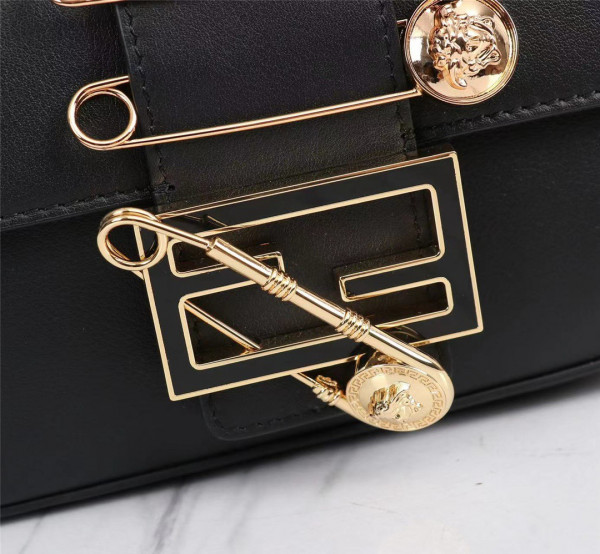 HOT SALE FENDI Brooch mini baguette