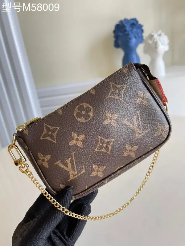 LOUIS VUITTON MINI POCHETTE ACCESSOIRES