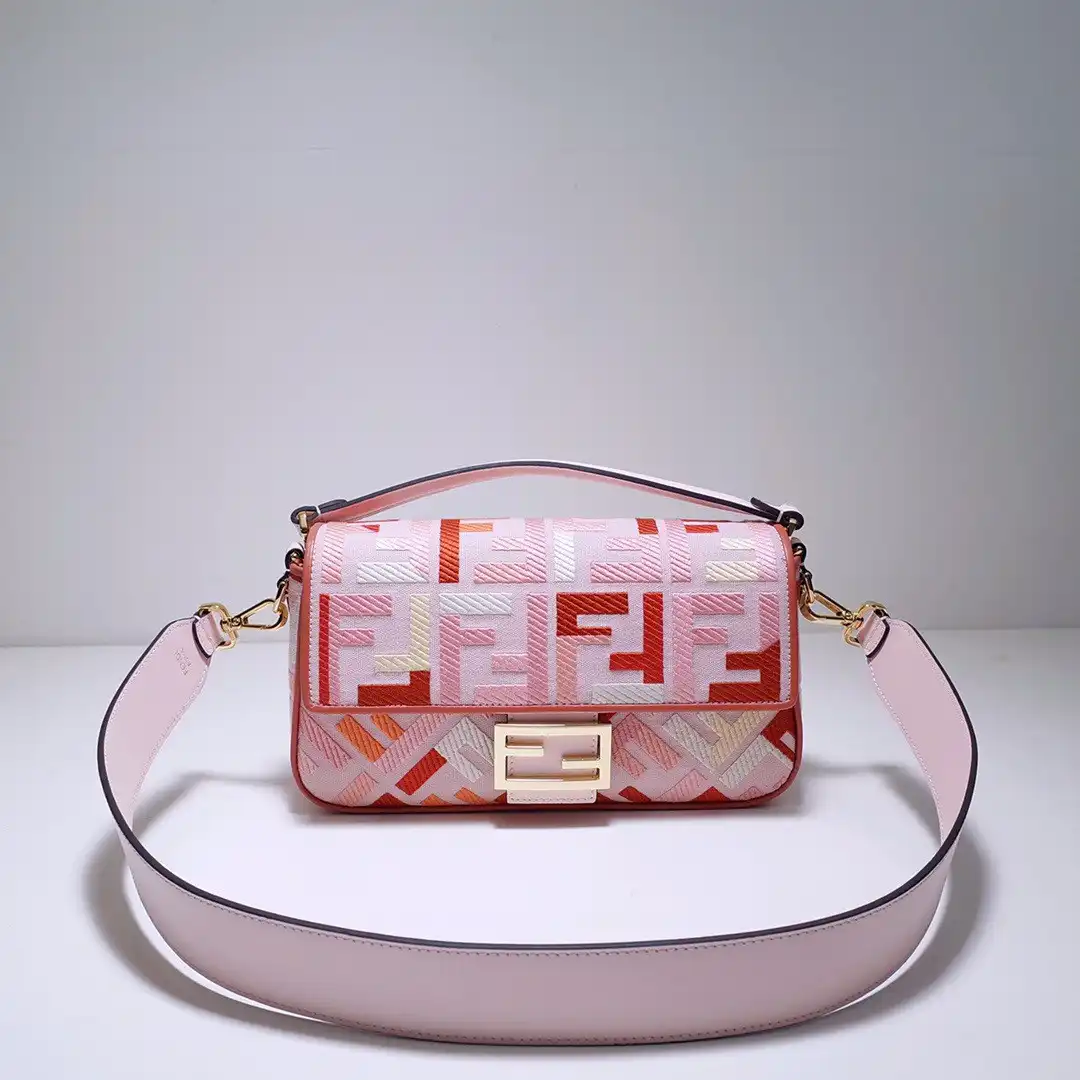 FENDI BAGUETTE