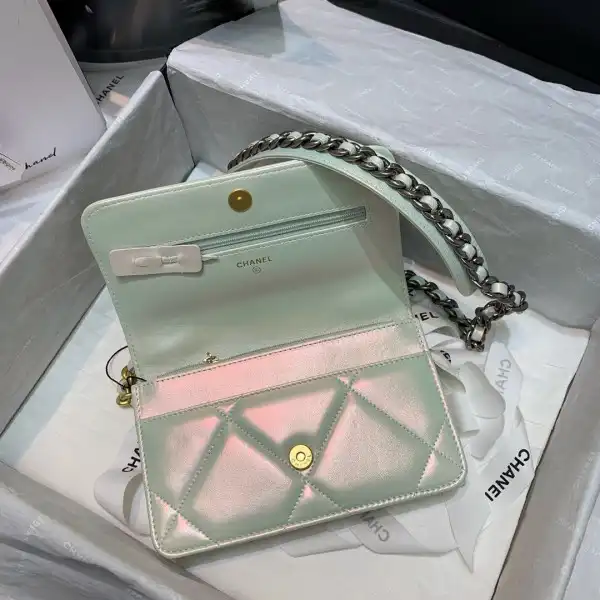 Frstbag ru CHANEL19 WALLET ON CHAIN