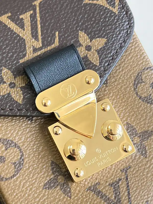 First bag ru LOUIS VUITTON TRUNK VERTICAL