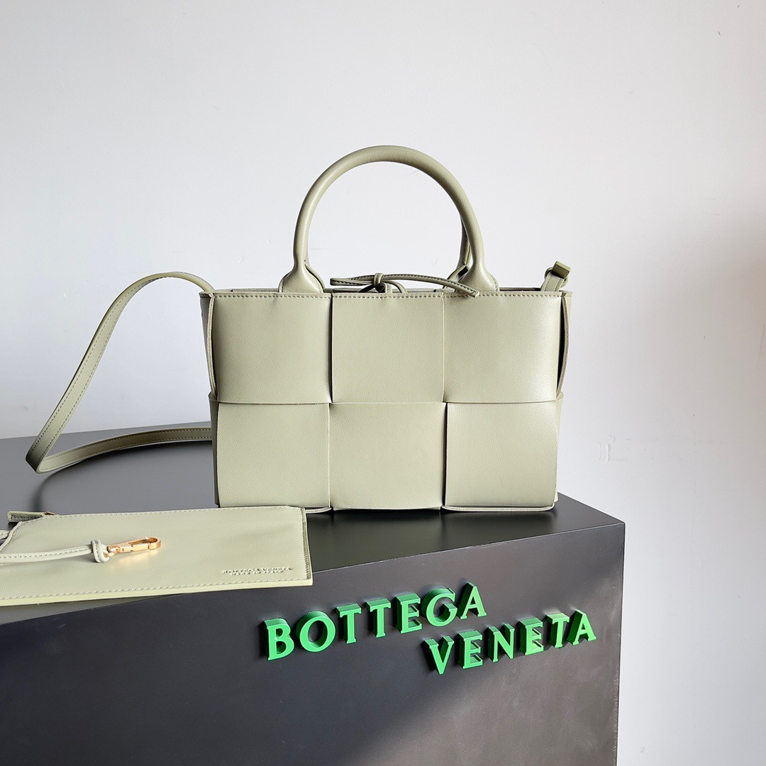 HOT SALE BOTTEGA VENETA ARCO MINI TOTE