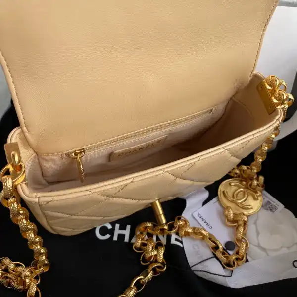 First bag ru CHANEL SMALL FLAP BAG