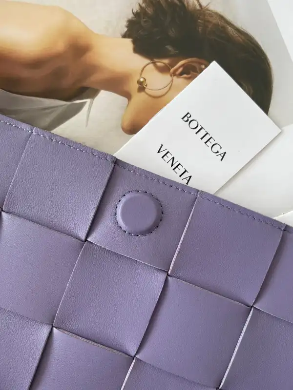 BOTTEGA VENETA CASSETTE