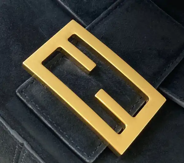 FENDI BAGUETTE