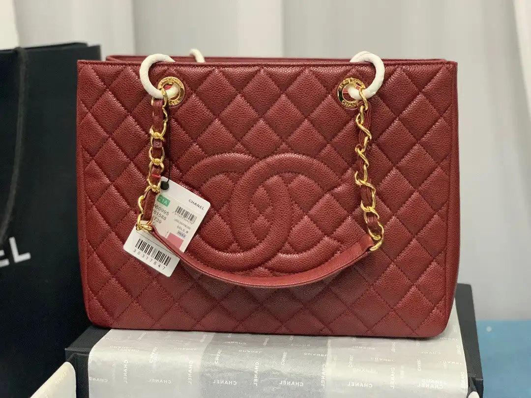 First bag ru CHANEL TOTE BAG