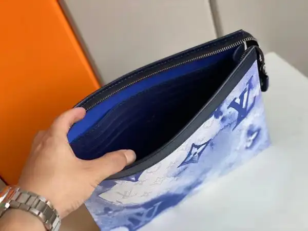 Aaa replica ru LOUIS VUITTON POCHETTE VOYAGE MM