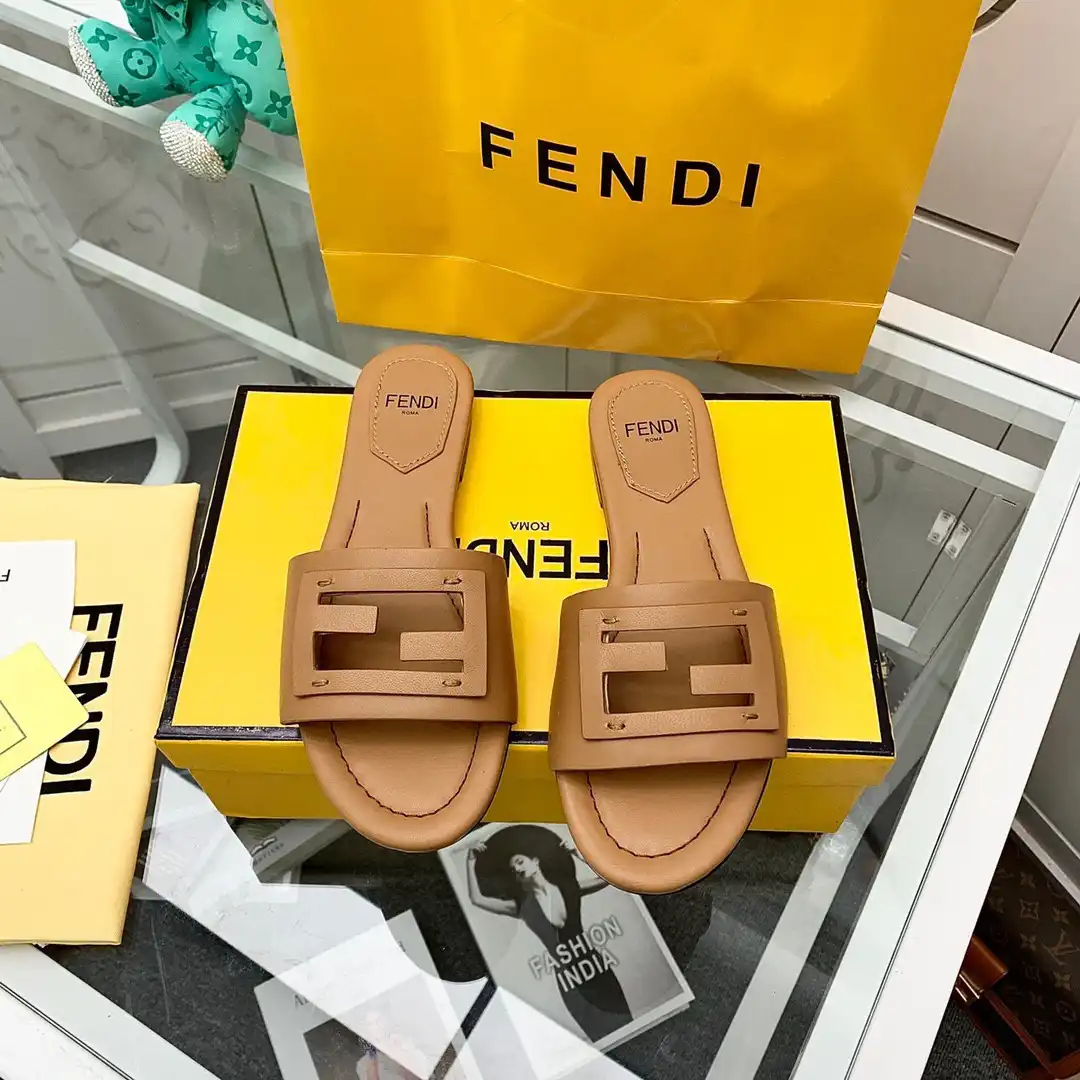 First Bag Ru Fendi Signature