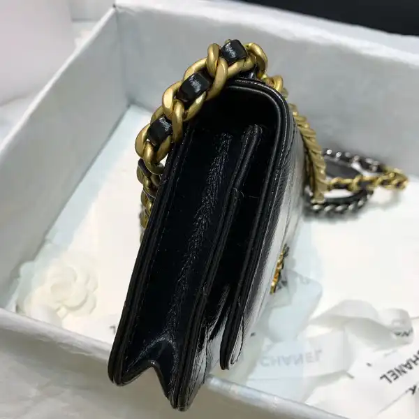 Frstbag ru CHANEL19 WALLET ON CHAIN