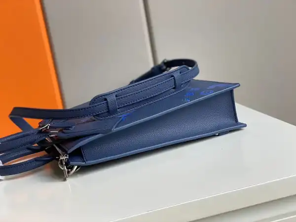 LOUIS VUITTON SAC PLAT ZIPPÉ