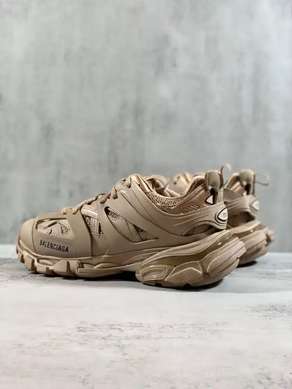 BALENCIAGA TRACK