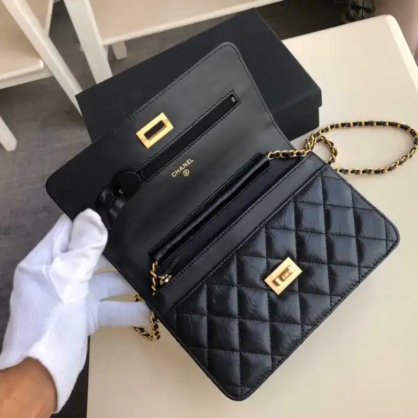 CHANEL CHAIN WALLET