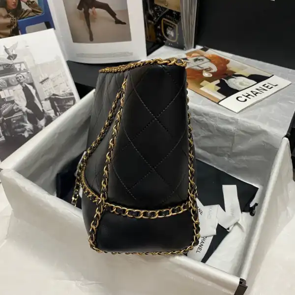 CHANEL SHOPPING BAG