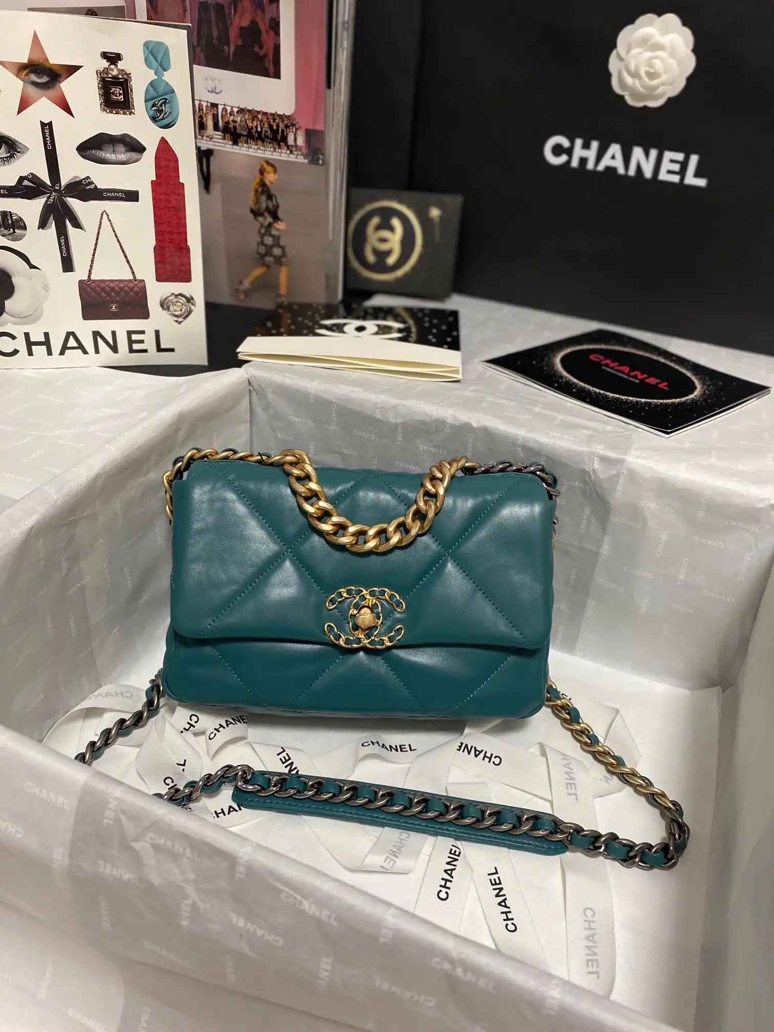 Firstbag Ru CHANEL 19 FLAP BAG