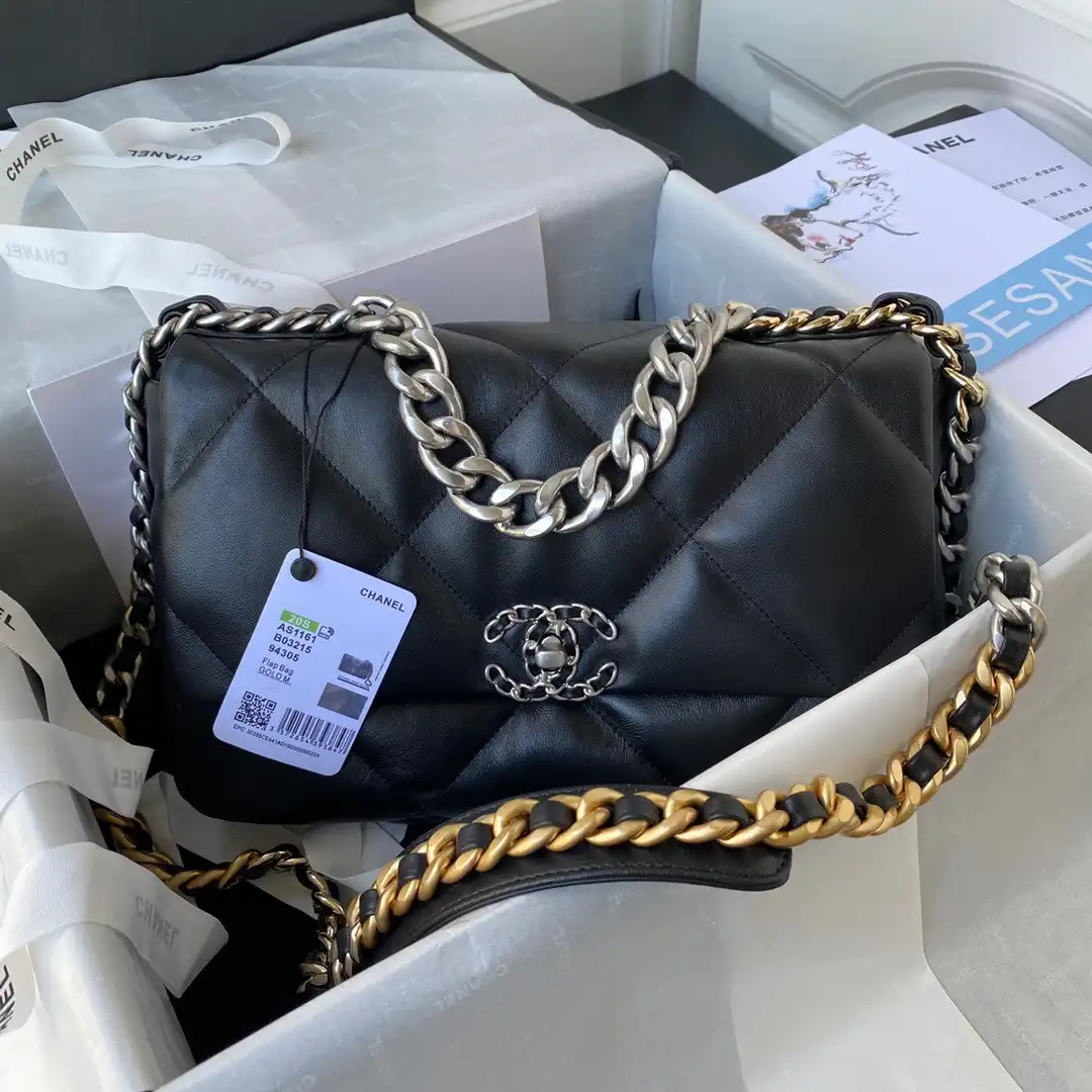 CHANEL 19 FLAP BAG