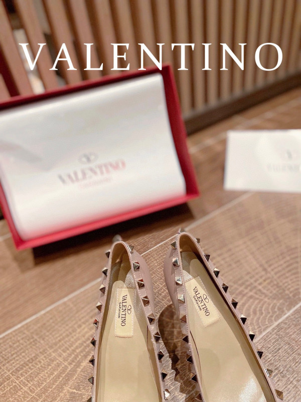 HOT SALE VALENTINO ROCKSTUD HIGH HEELS