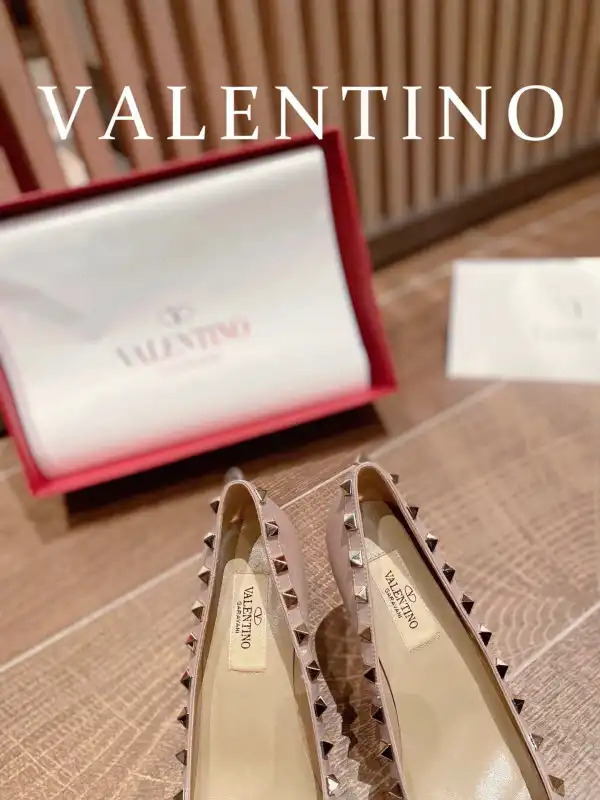 First bag ru VALENTINO ROCKSTUD HIGH HEELS