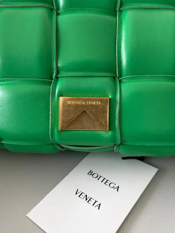 Bagsoffer BOTTEGA VENETA THE CHAIN CASSETTE