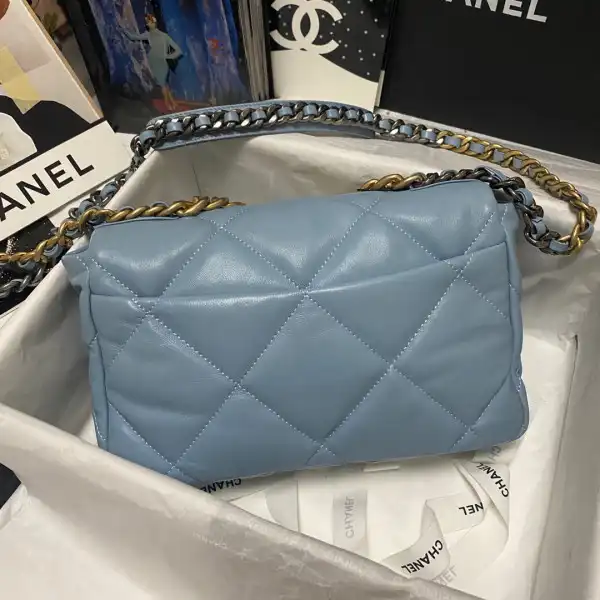 CHANEL 19 FLAP BAG