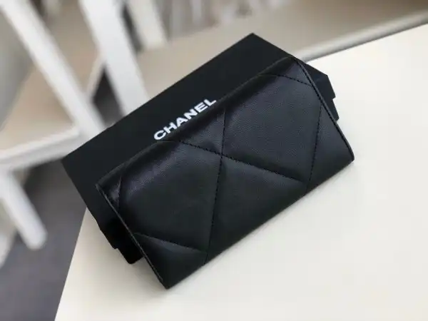 Yupoo bagsoffer CL 19 LONG FLAP WALLET