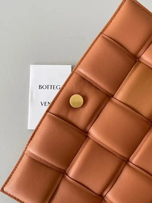 BOTTEGA VENETA CASSETTE