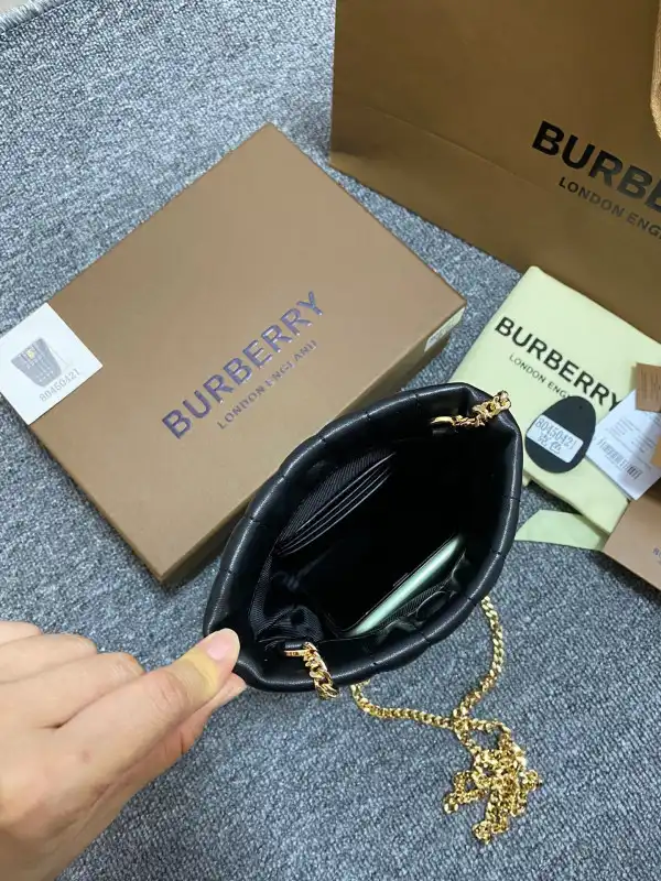 Bagsoffer BURBERRY MICRO Lola Bucket Bag