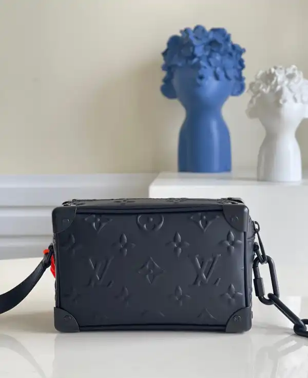 First bag ru LOUIS VUITTON MINI SOFT TRUNK