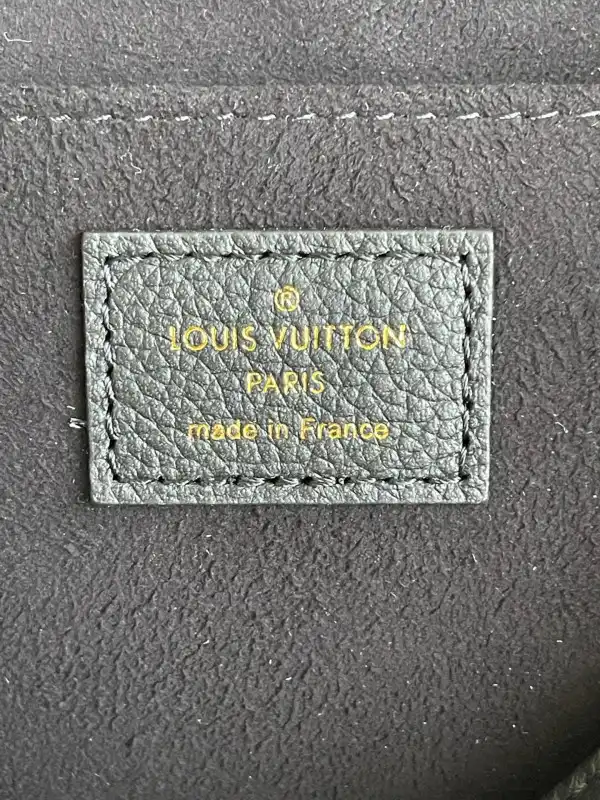 LOUIS VUITTON FAVORITE