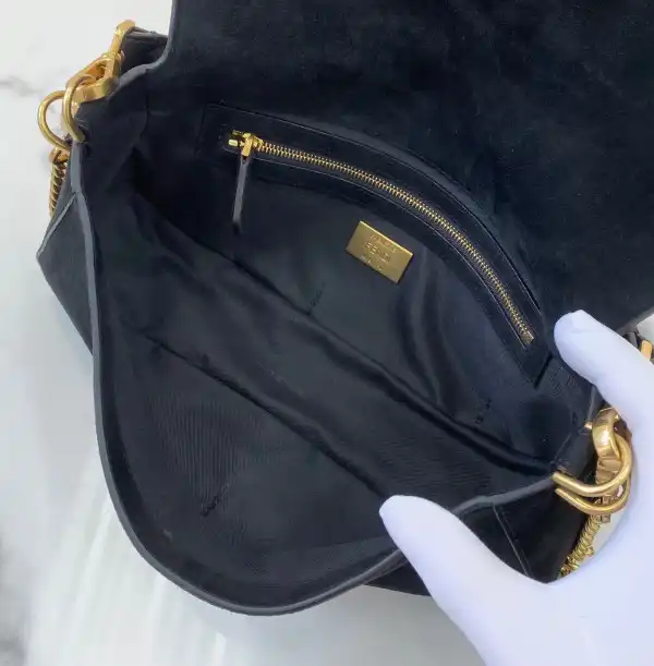 First bag ru FENDI BAGUETTE